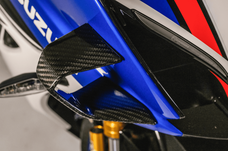 A key addition is the new dry carbon winglets that are part of optional accessory Suzuki GSX-R1000R 40th Anniversary Edition Carbon Fibre winglets
